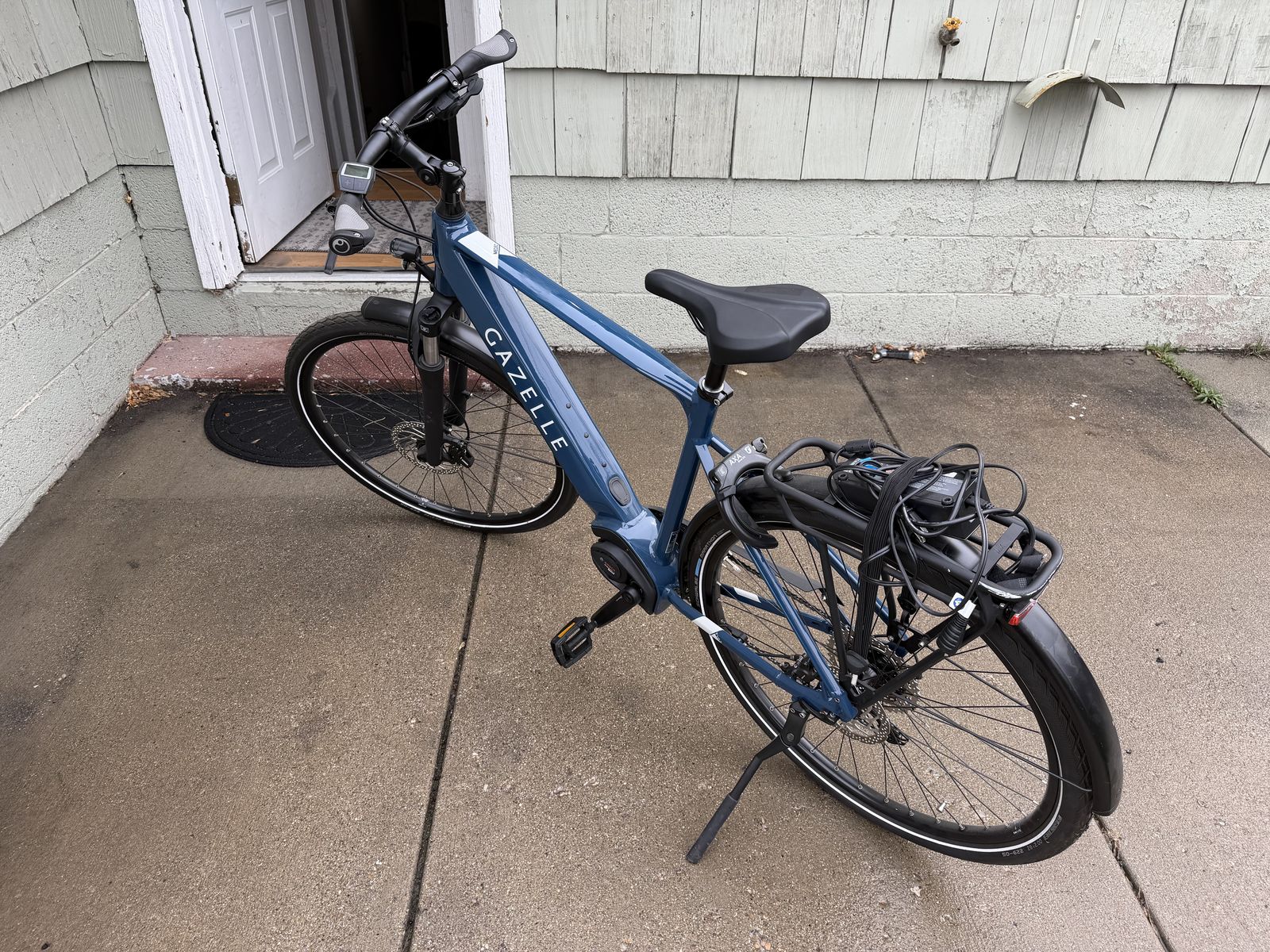 E-bike: Gazelle Medeo T10 Plus $2,000 OBO
