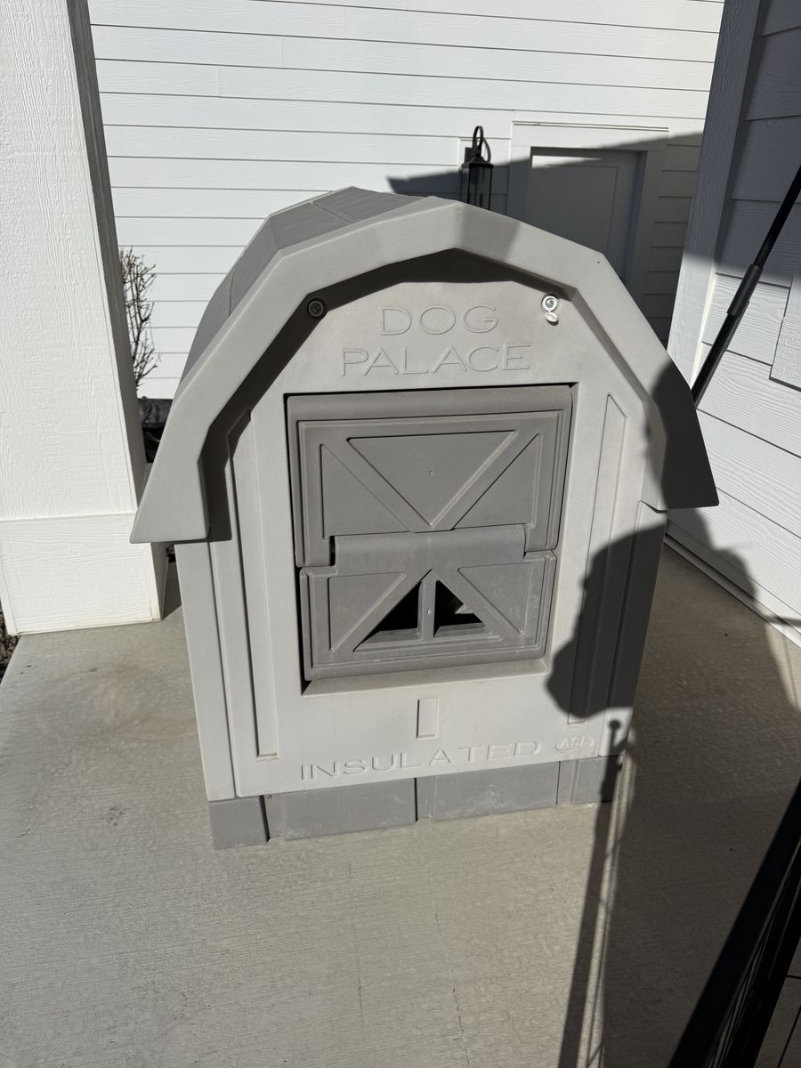 Insulated (heated) Dog Palace