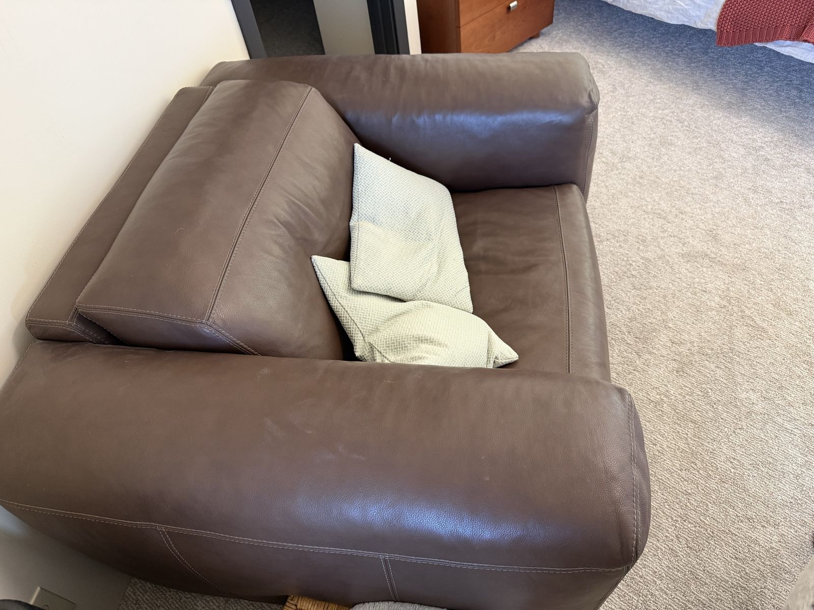 Main image 4