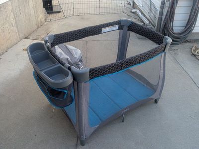 Urbini Playard Portable Baby Playpen Bassinet with Changing Station & Storage, Blue/Gray