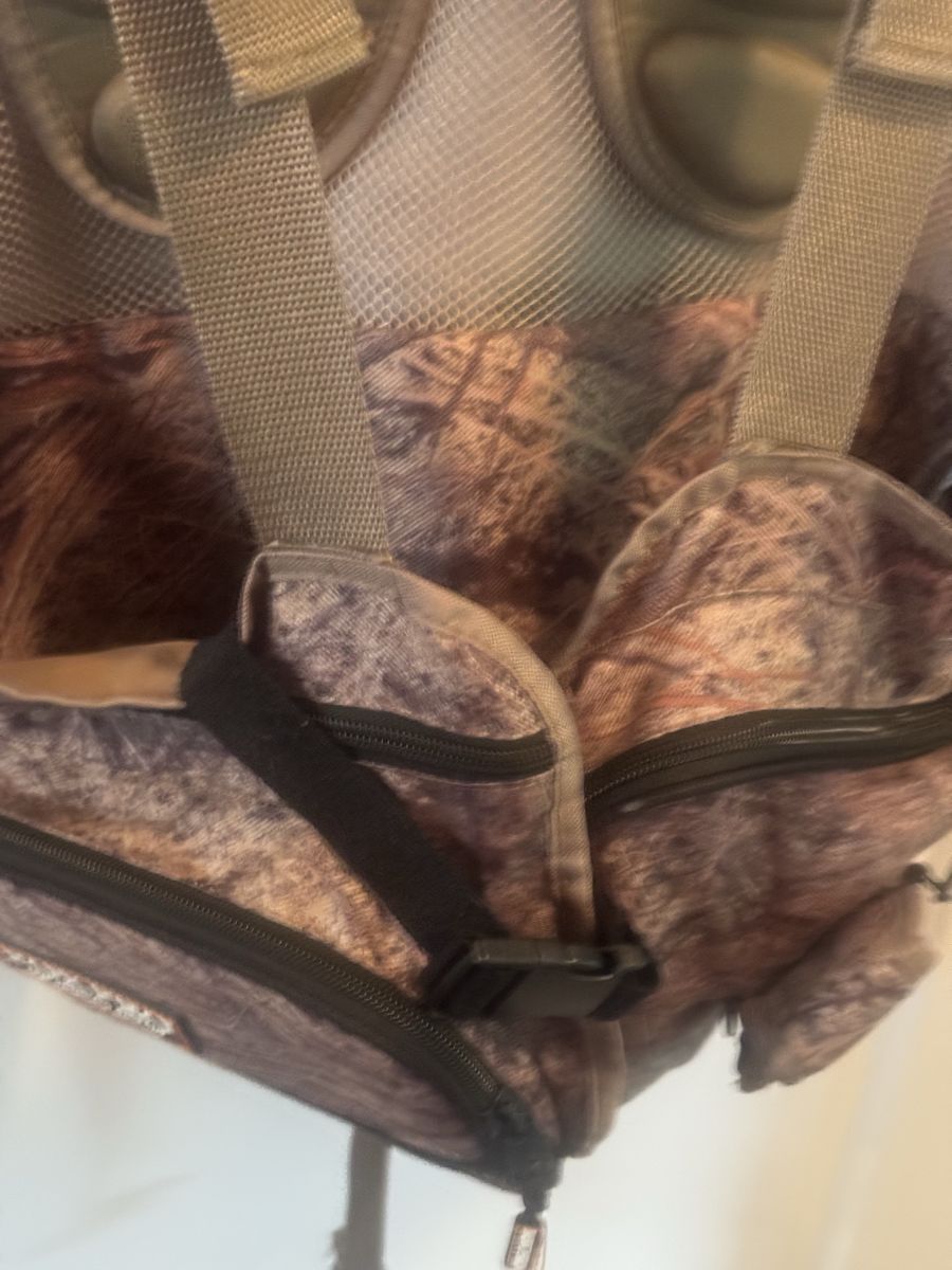 (2) Turkey FoxPro Camo Hunting Vest with Pockets and Zipper Storage.