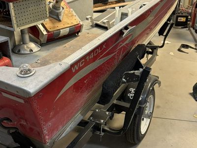 2004 Lund 14 Foot Aluminum Fishing Boat