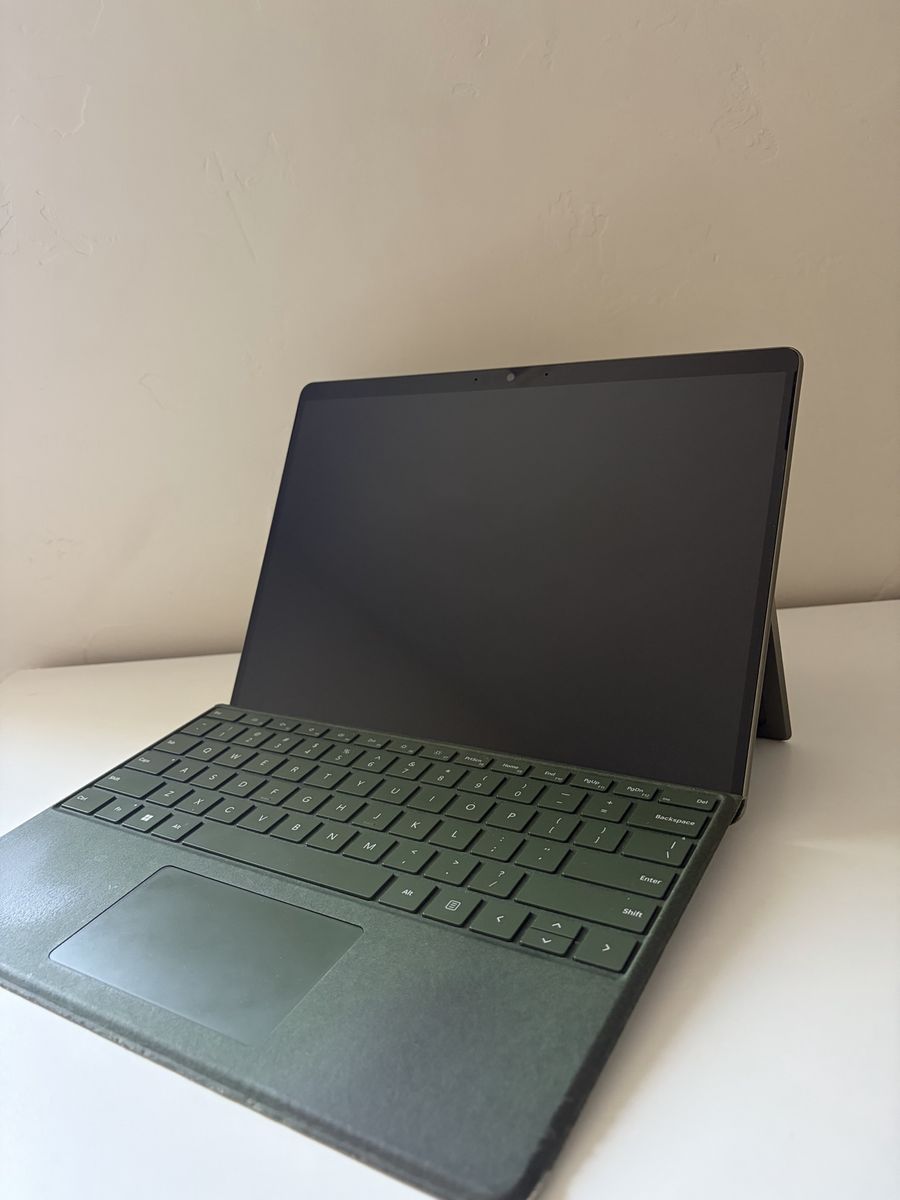 Microsoft Surface Pro 9 Bundle – Excellent Condition