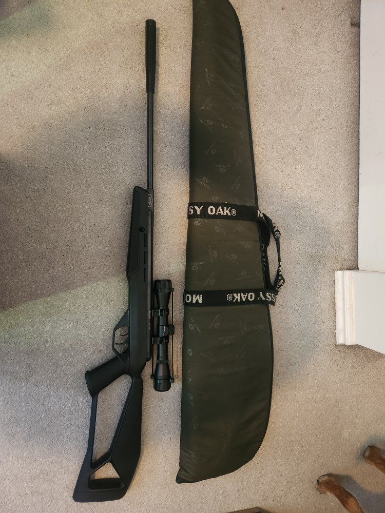 Crosman Air Rifle with Scope and Mossy Oak Soft Carrying Case