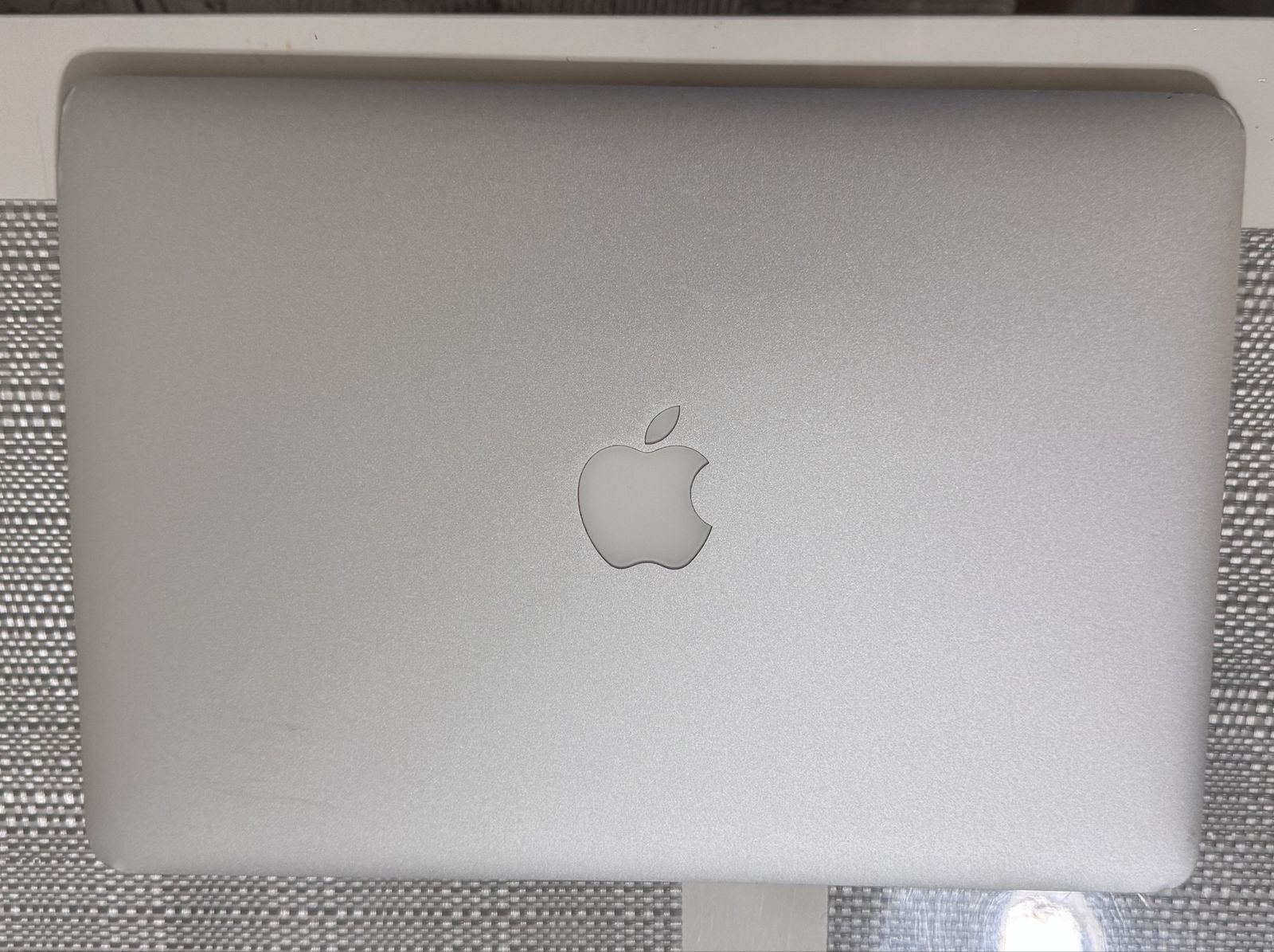 Apple MacBook Air 13-inch Silver (Model A1369)