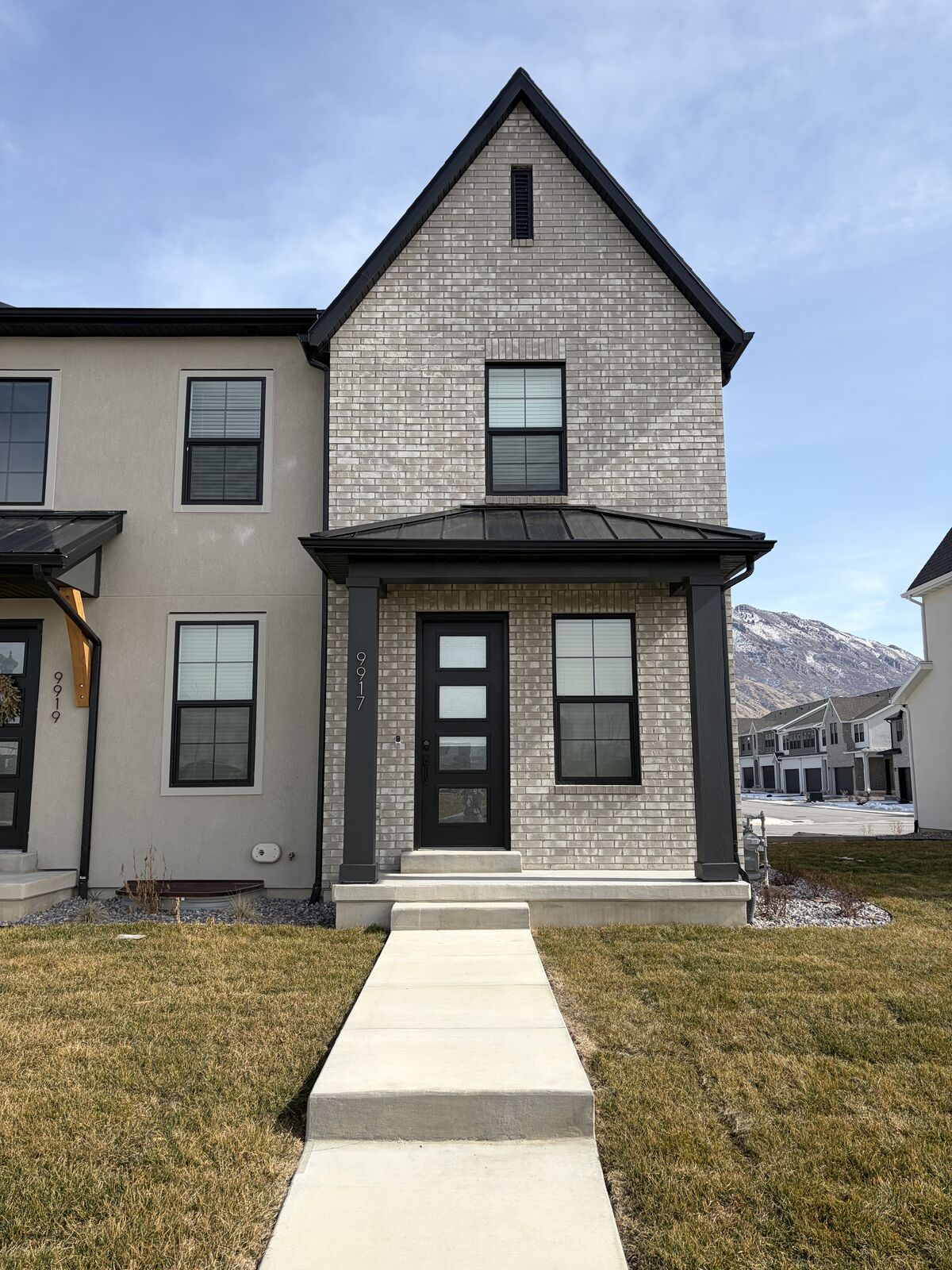 3 bed 2.5 bath Townhome