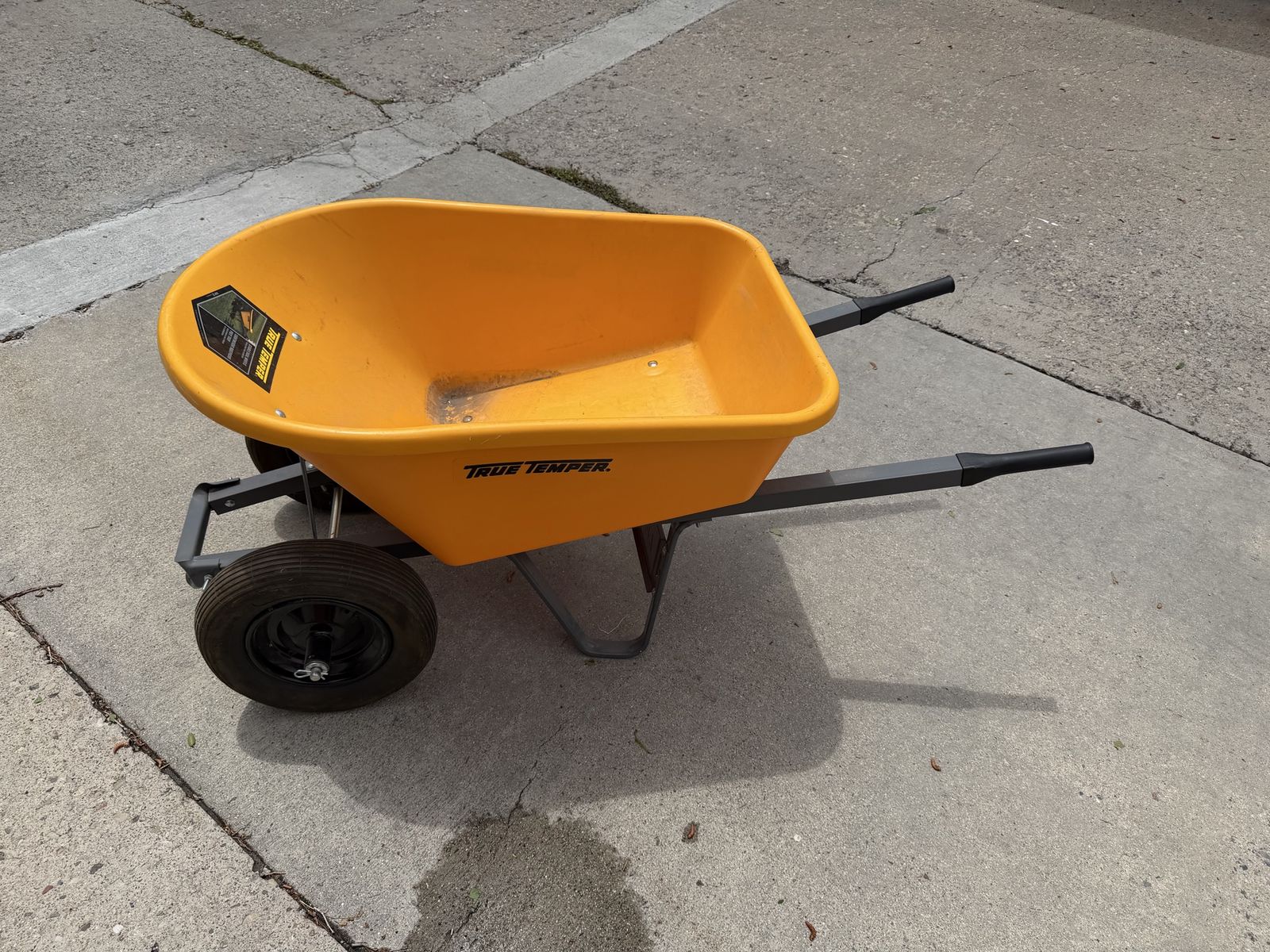 True Temper Wheelbarrow