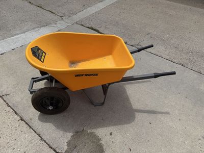 True Temper Wheelbarrow
