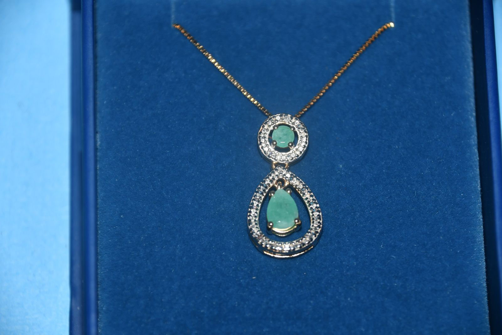 BEAUTIFUL WOMEN'S NECKLACE with 18" CHAIN ~ 18 KT OVR S/S .95 CTW EME/DIA ACC PD/CHAIN 