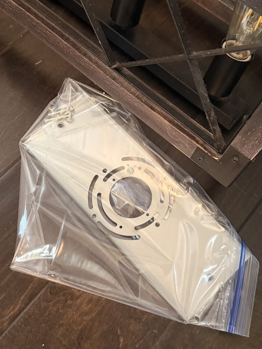 Main image 3