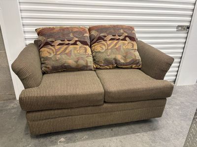 Oversized Loveseat Sofa – Clean & Comfortable