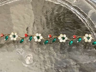 Gorgeous Petite Vintage Rhinestone Bracelet - So Dainty So Sweet For a Small Wrist - LIKE NEW - C ALL PICS