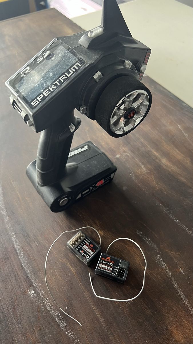 Spectrum dx4s and savox servos