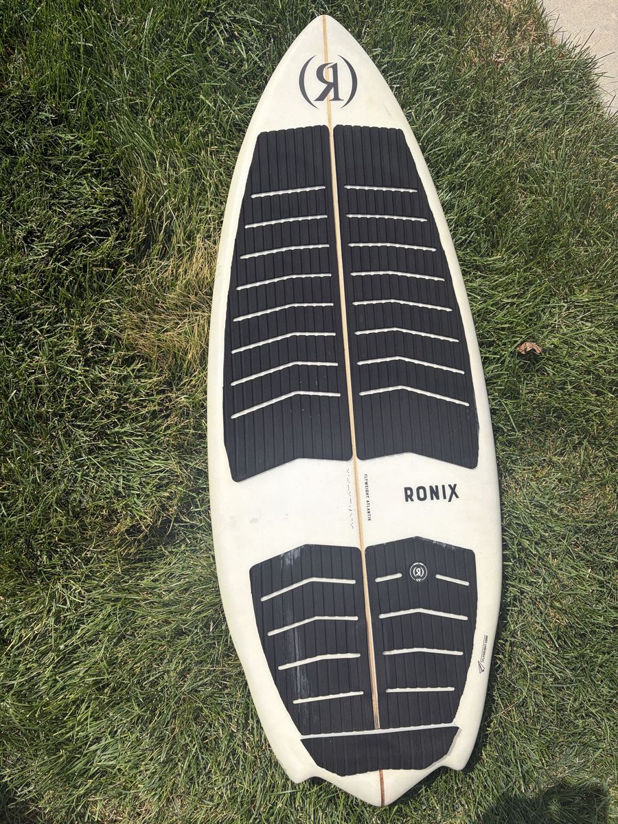Ronix Atlantik Flyweight Wakesurf Board