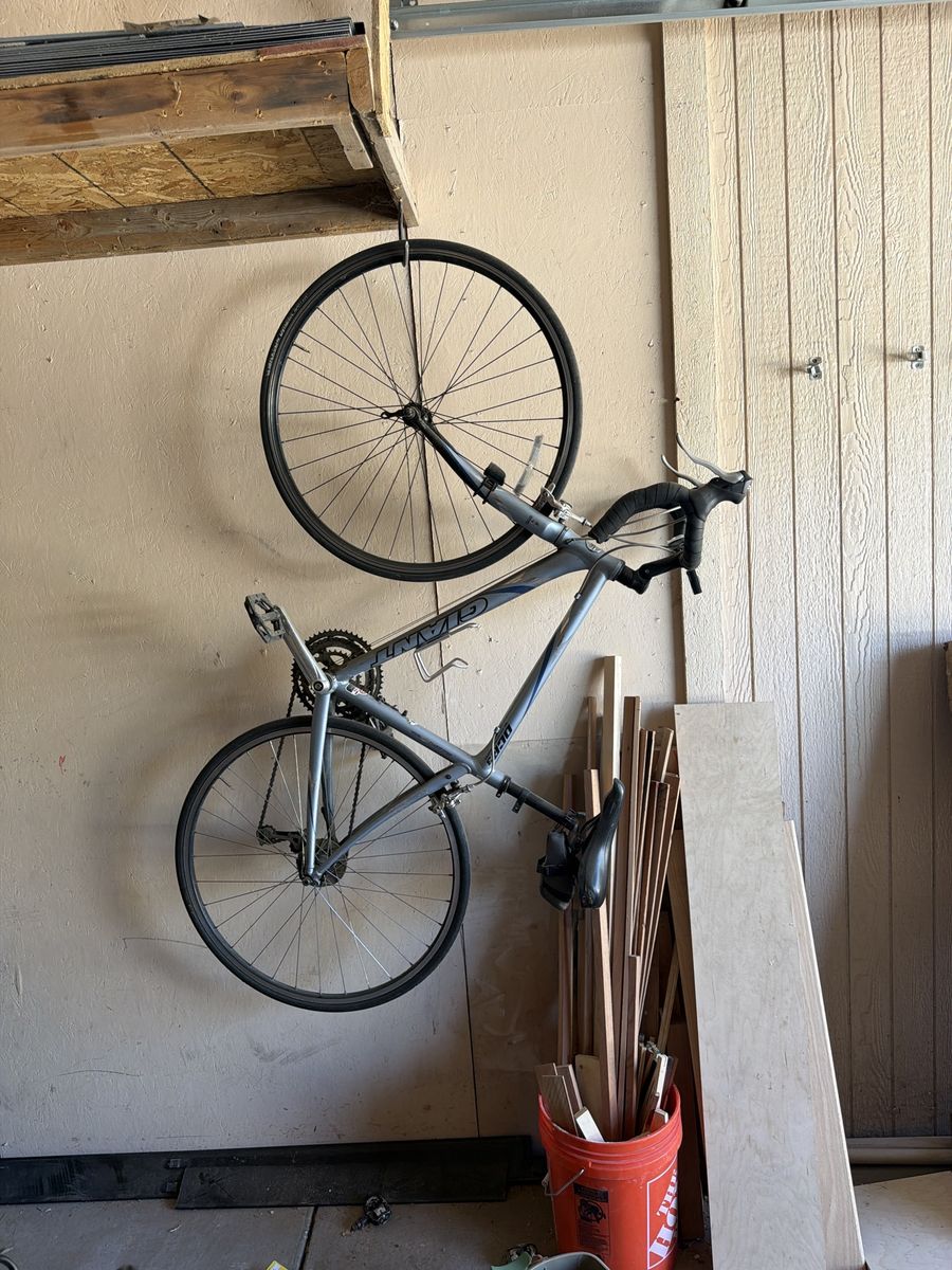 Giant FCR 3.0 Road Bike Gray Drop Handlebars Used