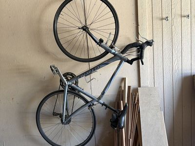 Giant FCR 3.0 Road Bike Gray Drop Handlebars Used