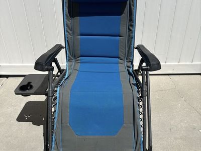 Nice Zero Gravity Recliner Lounge Chair / Pillow
