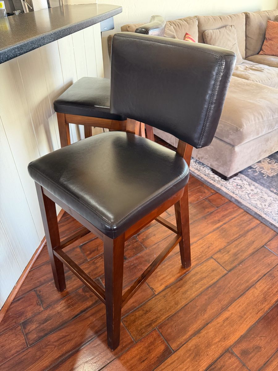 Leather Bar stoolS