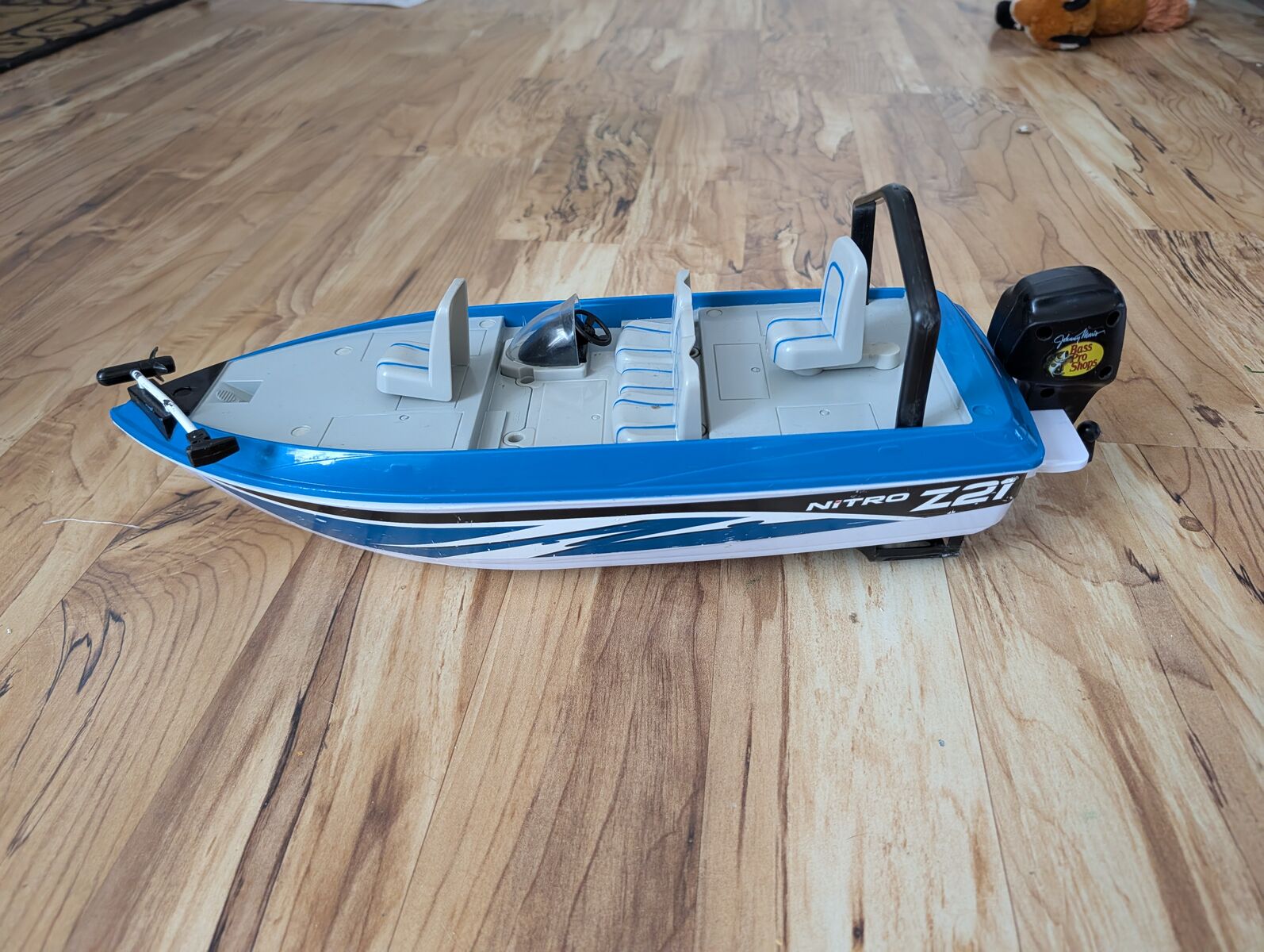 Bass Pro Shops Nitro RC Fishing Boat