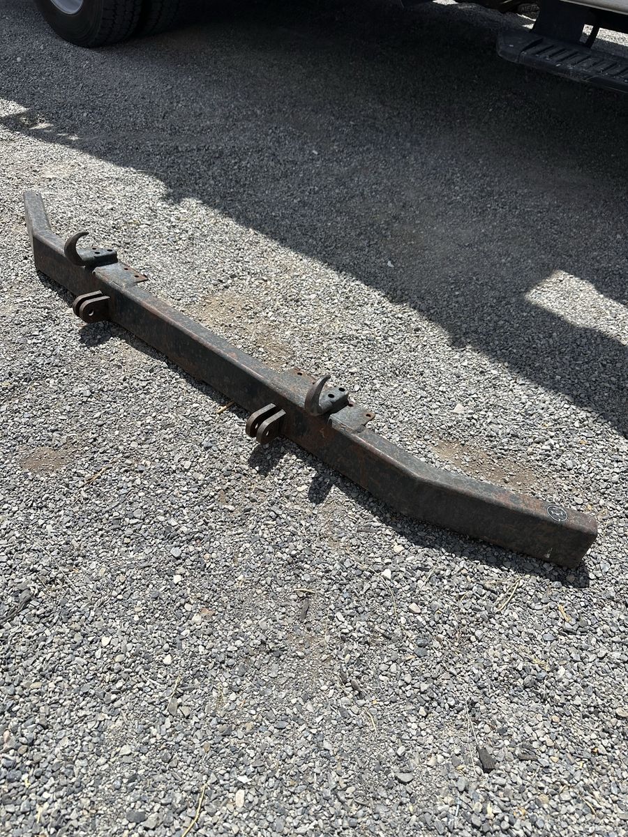 Fj40 front bumper with hooks and mounts for winch