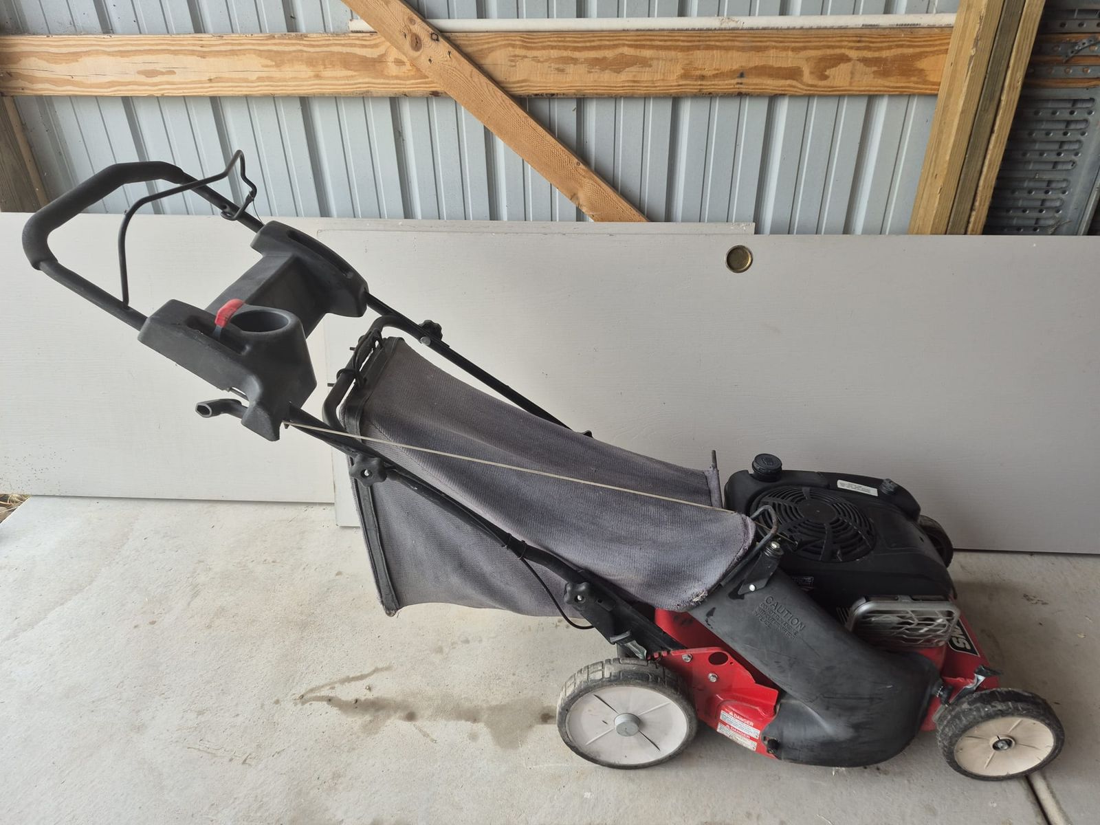 SNAPPER SELF-PROPELLED LAWN MOWER – READY TO WORK!