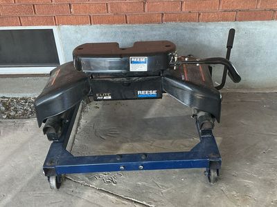 Reese Elite R18 Fifth Wheel Trailer Hitch w sliding fifth