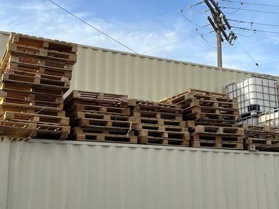FREE WOOD PALLETS!!