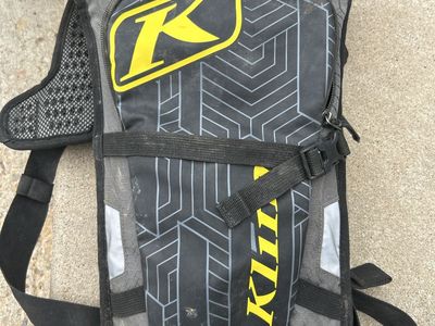 Klim Hydration Backpack Pack with Bladder Black/Yellow