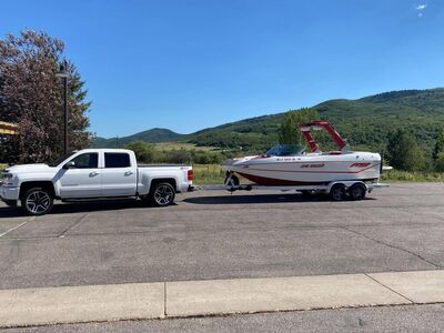 2020 MB B52 21' Wakesurf Boat