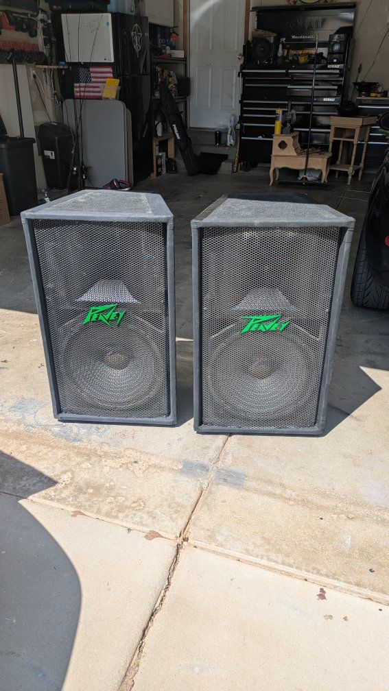 Peavey PV115 Passive PA Speakers (Pair) - 8 Ohms, 400W Program Power