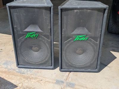 Peavey PV115 Passive PA Speakers (Pair) - 8 Ohms, 400W Program Power