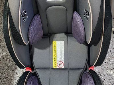 Graco Extend2Fit Convertible Car Seat - 10 Position Adjust, Harness & Headrest