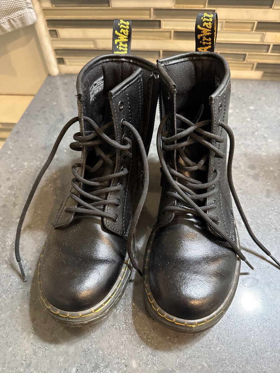 Dr. Martens Zavala J Black Boots Youth Size US 5 L/ US M 4