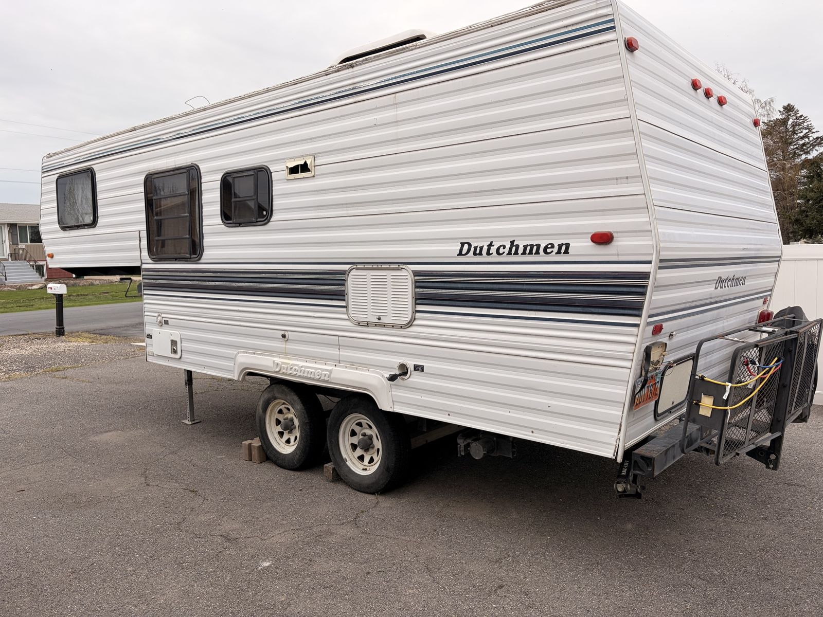 1998 Dutchman “The Duck” fifth wheel trailer