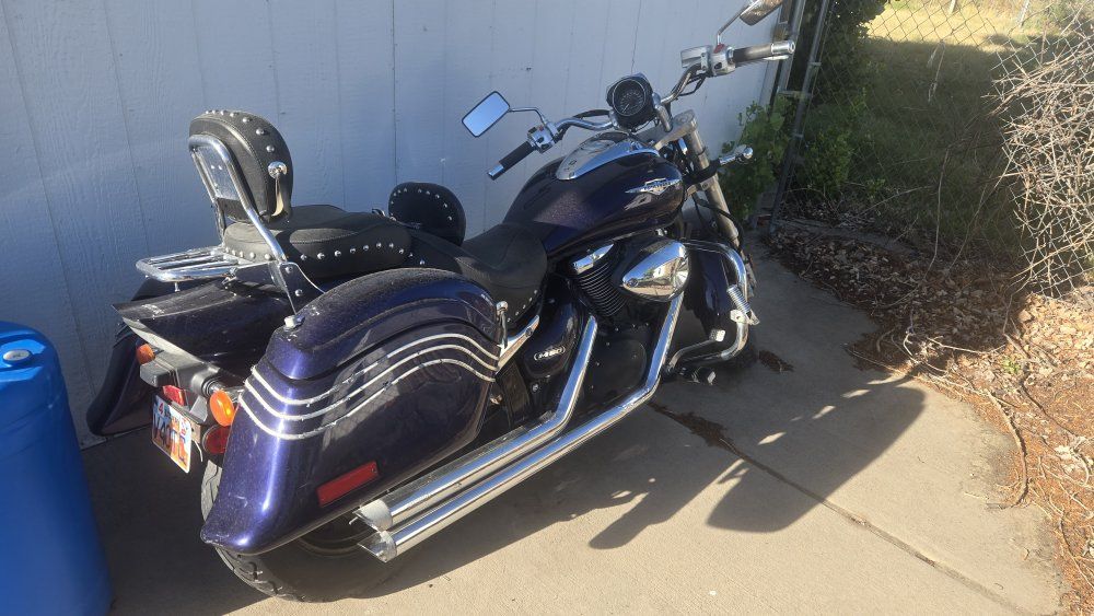 Suzuki Boulevard C50 Cruiser Motorcycle - Blue, Studded Seats, Saddlebags