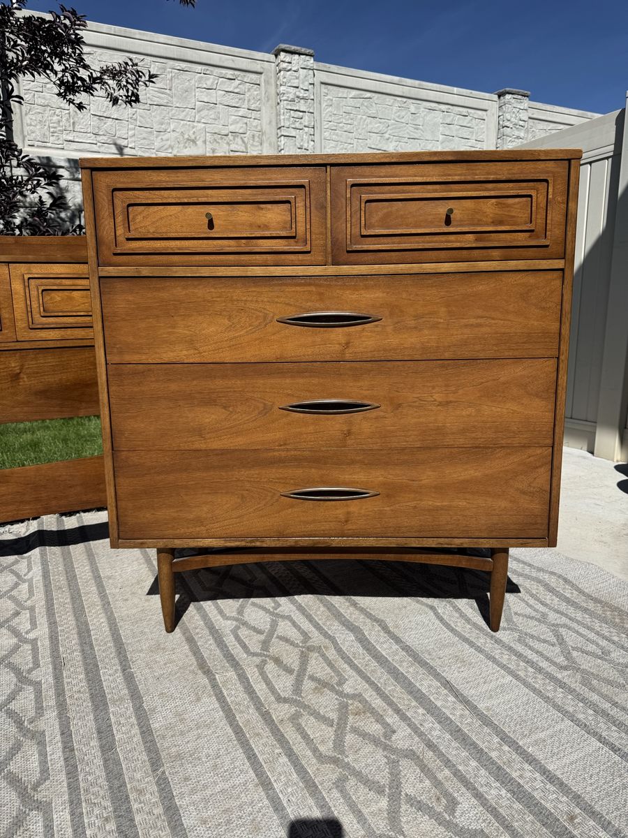 Mid century Broyhill Sculptra Five-Drawer Dresser
