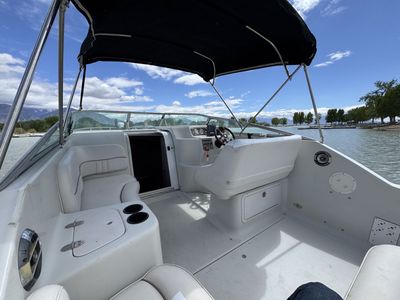2001 crownline 242 CR