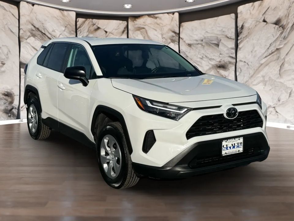 2024 Toyota RAV4 LE