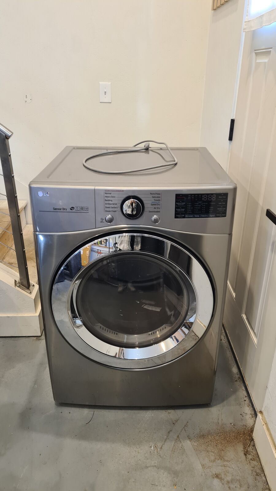 LG Gas Dryer – TurboSteam & Sensor Dry – DLGX3701V