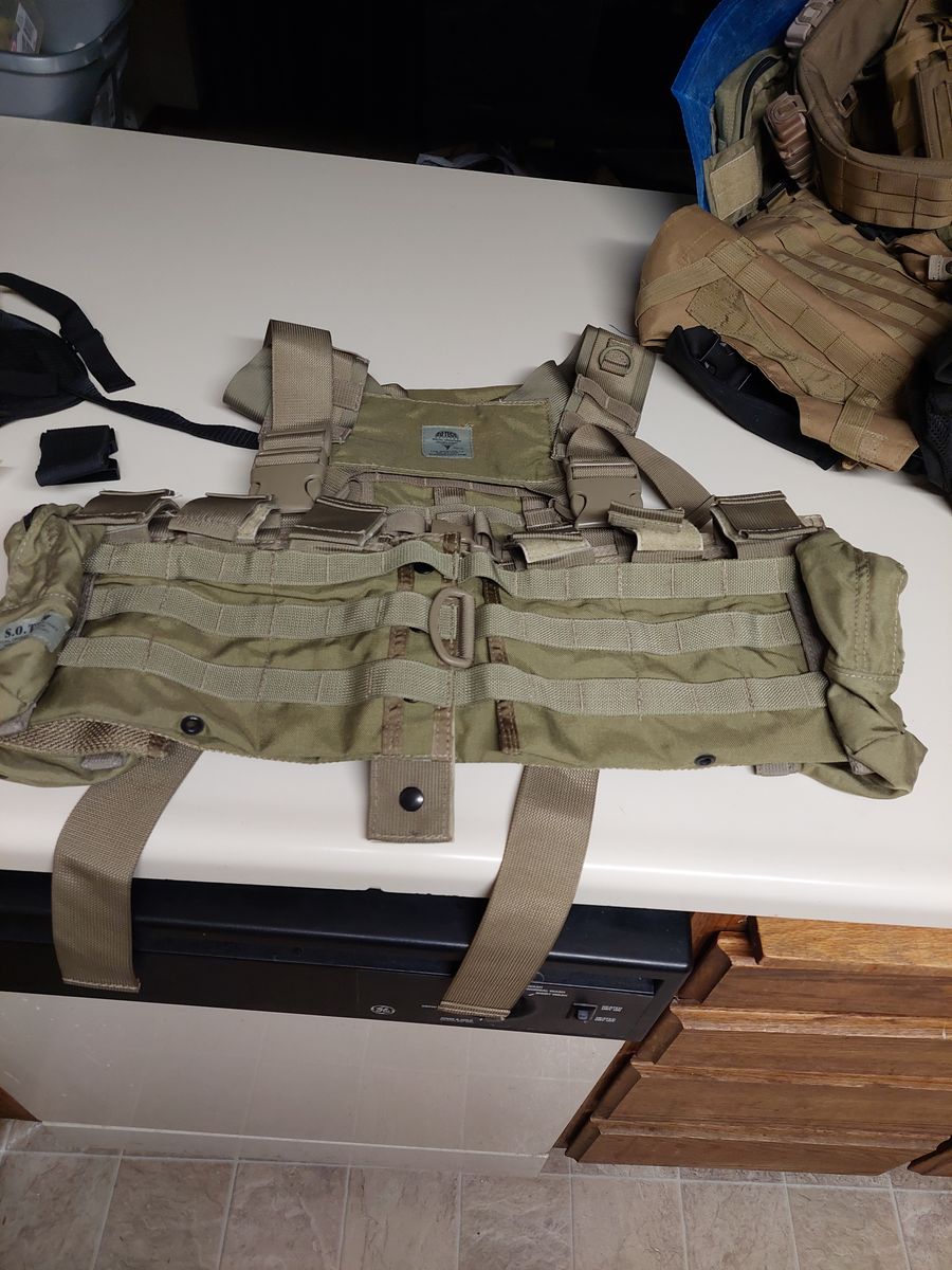 Chest Rigs, Pouches, Holsters etc