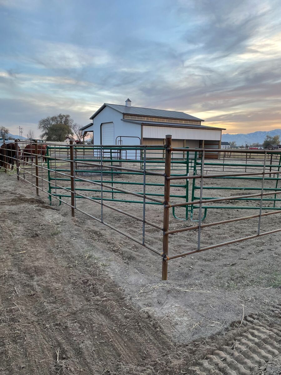 Continuous Fence Panels (1-5/8" x 5 Rail)