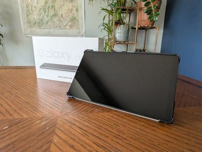Samsung Galaxy Tab A7 Lite w/ case