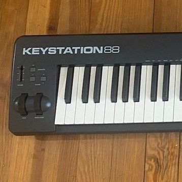 M-Audio Keystation 88 MIDI Keyboard