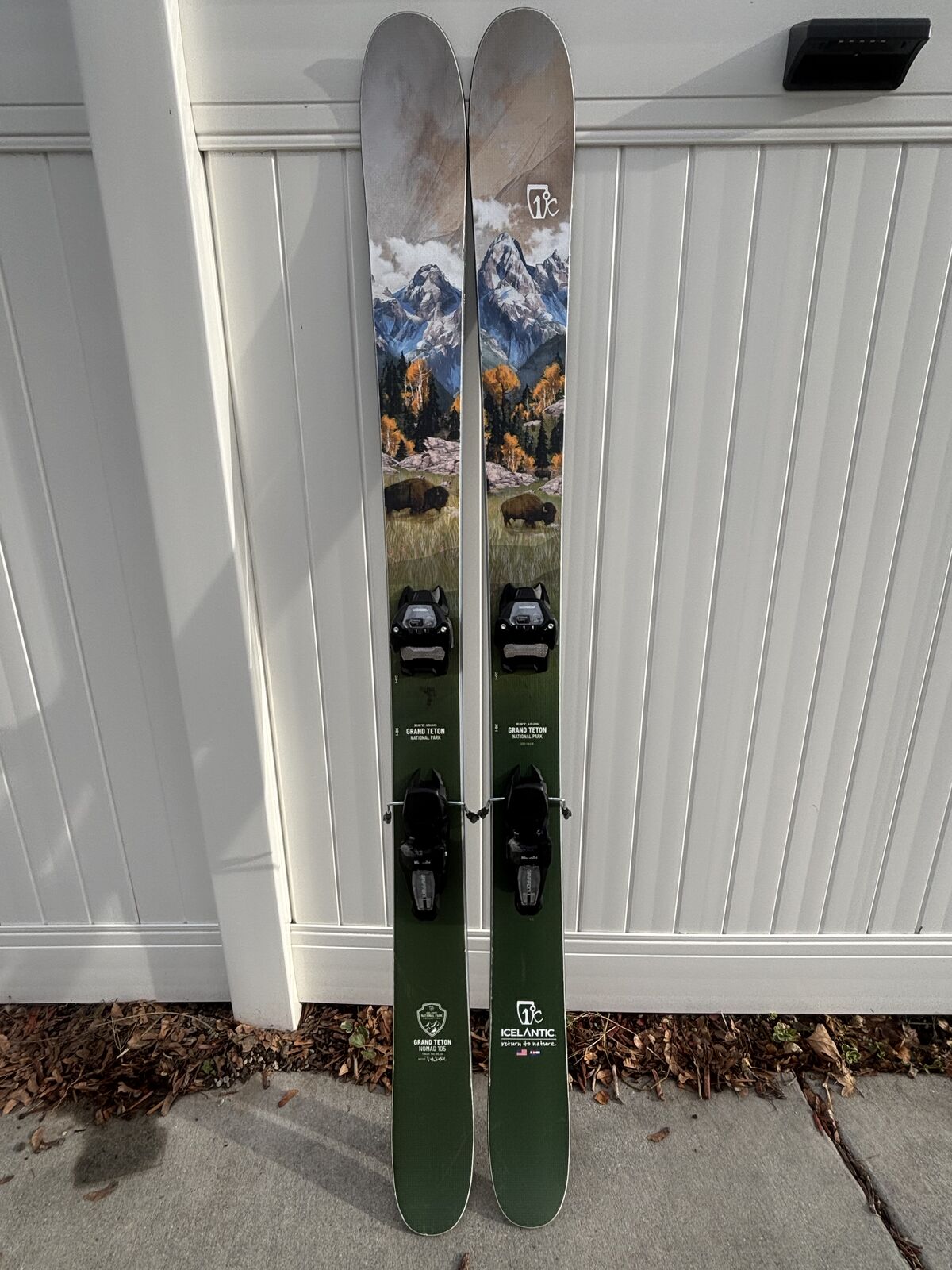 Icelantic nomad 105 Skis 175cm - Grand Teton NP