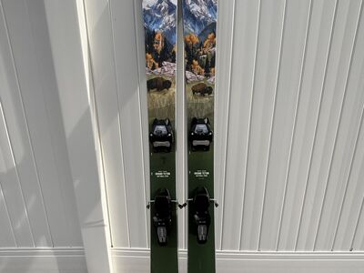 Icelantic nomad 105 Skis 175cm - Grand Teton NP