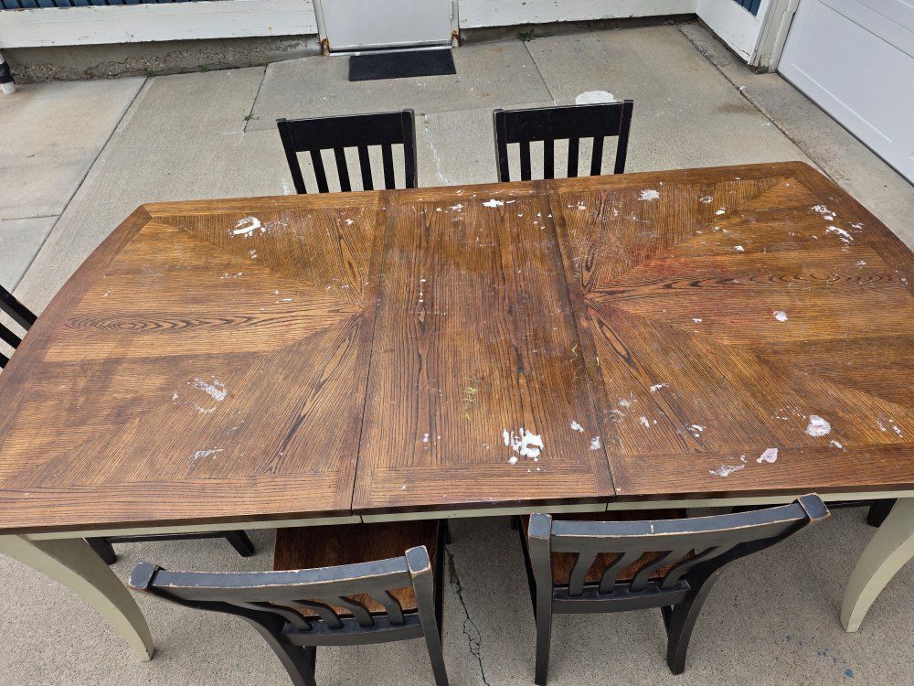 Dining Table & 6 Chairs