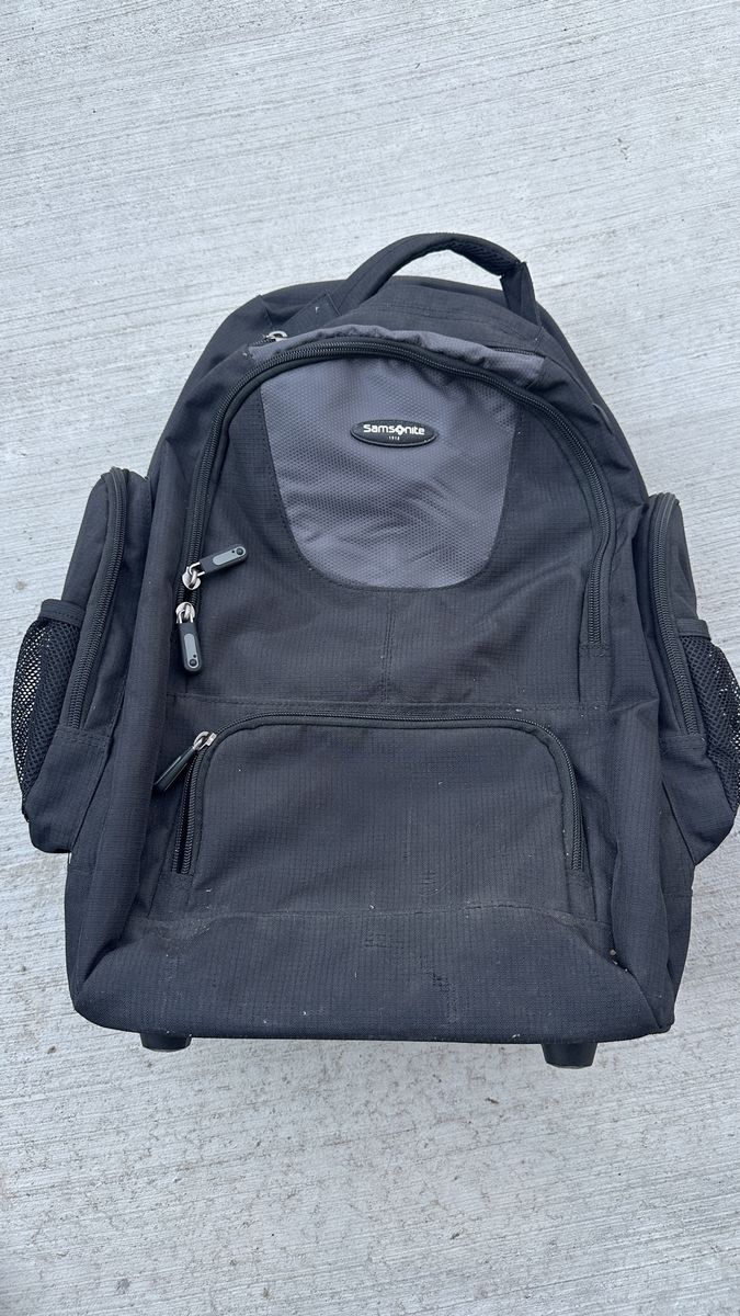 Samsonite rolling backpack 