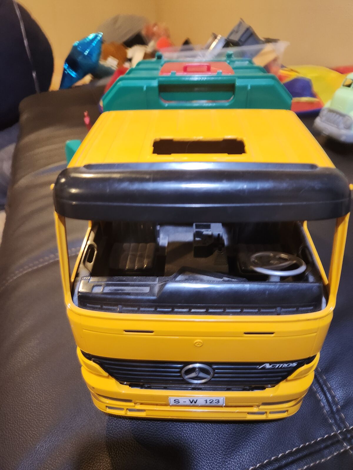 BRUDER - Toy Recycle Garbage Truck - 18” L x 6.5 W x. 8.5 T