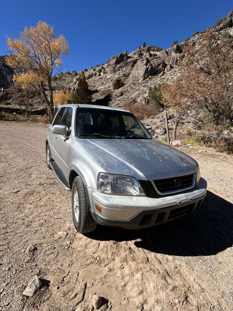 Runs 2001 HONDA crv 129k Miles