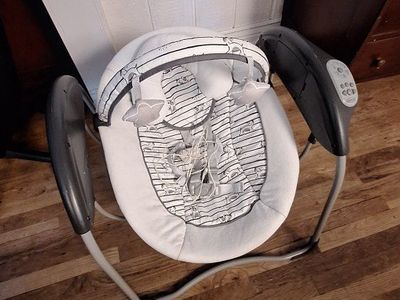 Graco EveryWay Soother Baby Swing with Multi-Directional Seating and Vibration